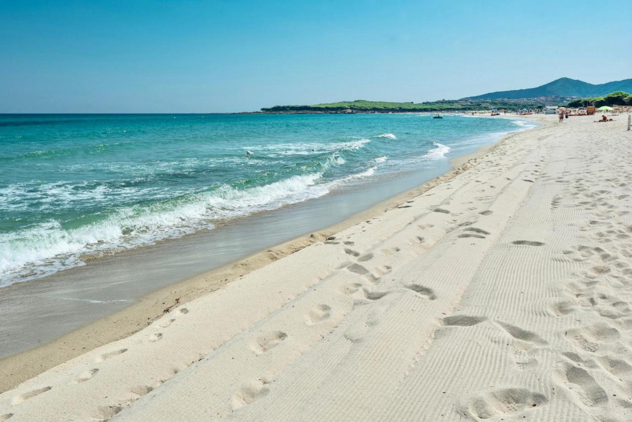 Graziosi Appartamenti A Budoni Con Aria Condizionata A Soli 300 Mt Dal Mare ภายนอก รูปภาพ
